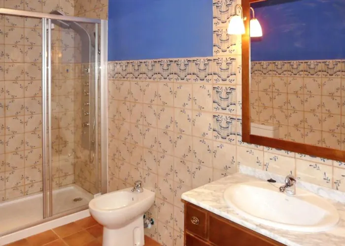 Cozy House In With Mountain View Сasa de vacaciones Villamiel