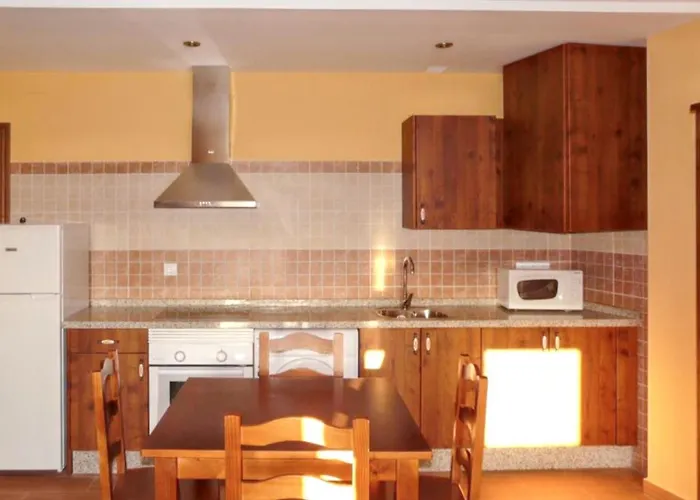 Сasa de vacaciones Cozy House In With Mountain View Villamiel